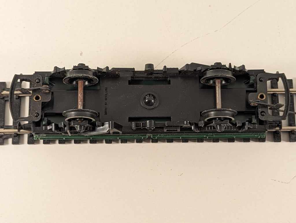 Hornby R019 OO Gauge Plate Wagon with Load – ED931972