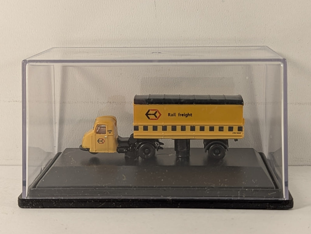 Oxford Diecast N Gauge Scammell Scarab Van Trailer Die-cast Model Truck DLB 245