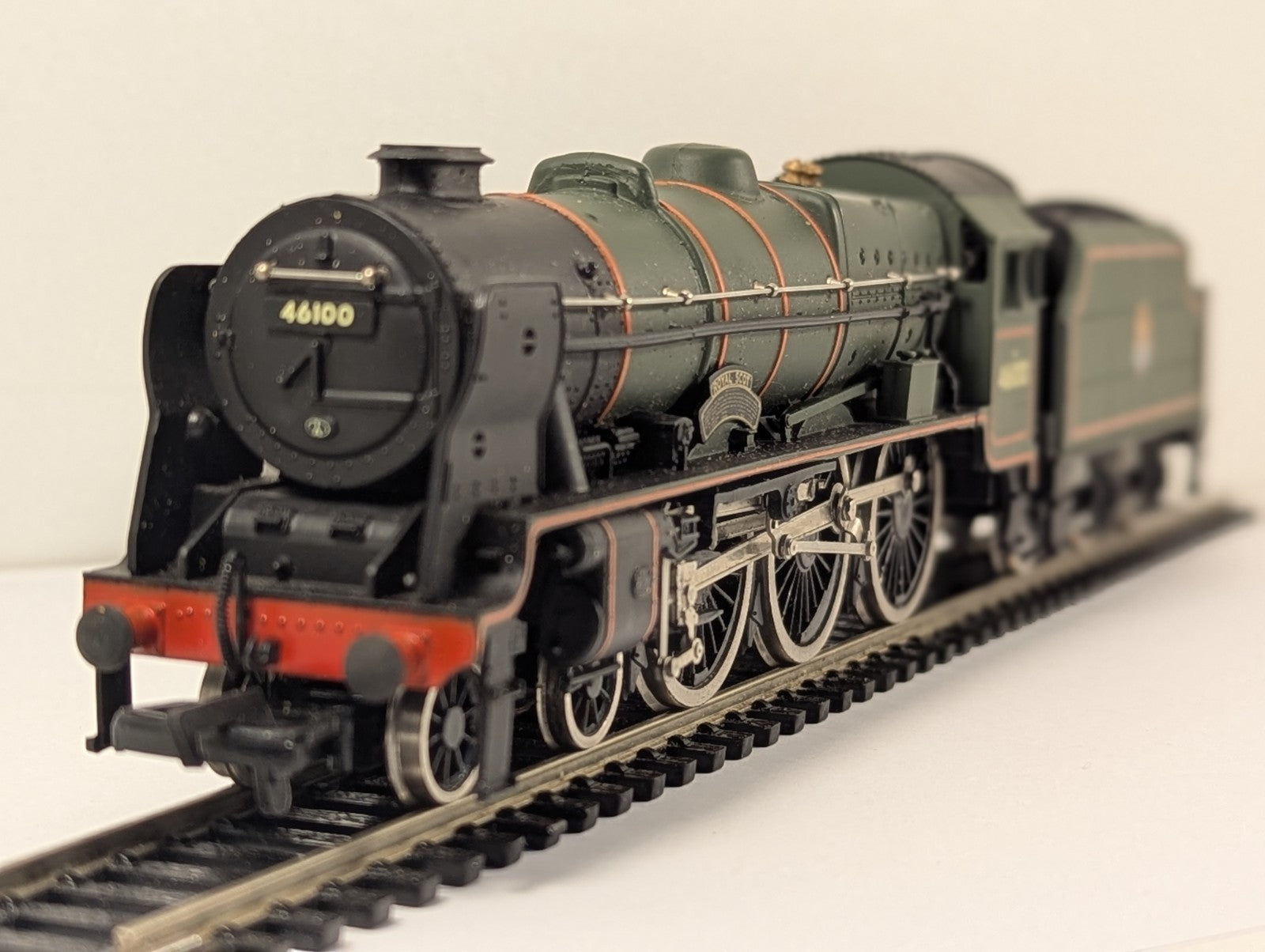 Mainline OO Gauge BR Green 46100 Royal Scot Steam Locomotive
