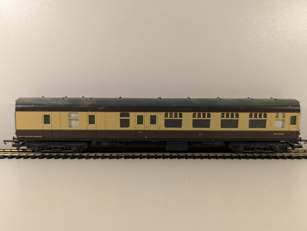 Lima OO Gauge BR Mk1 Brake Coach Chocolate & Cream