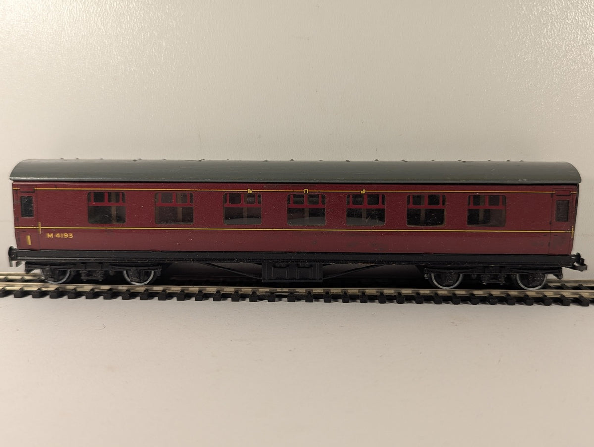 Hornby Dublo OO Gauge BR Corridor Composite Coach Passenger Coach M 4193