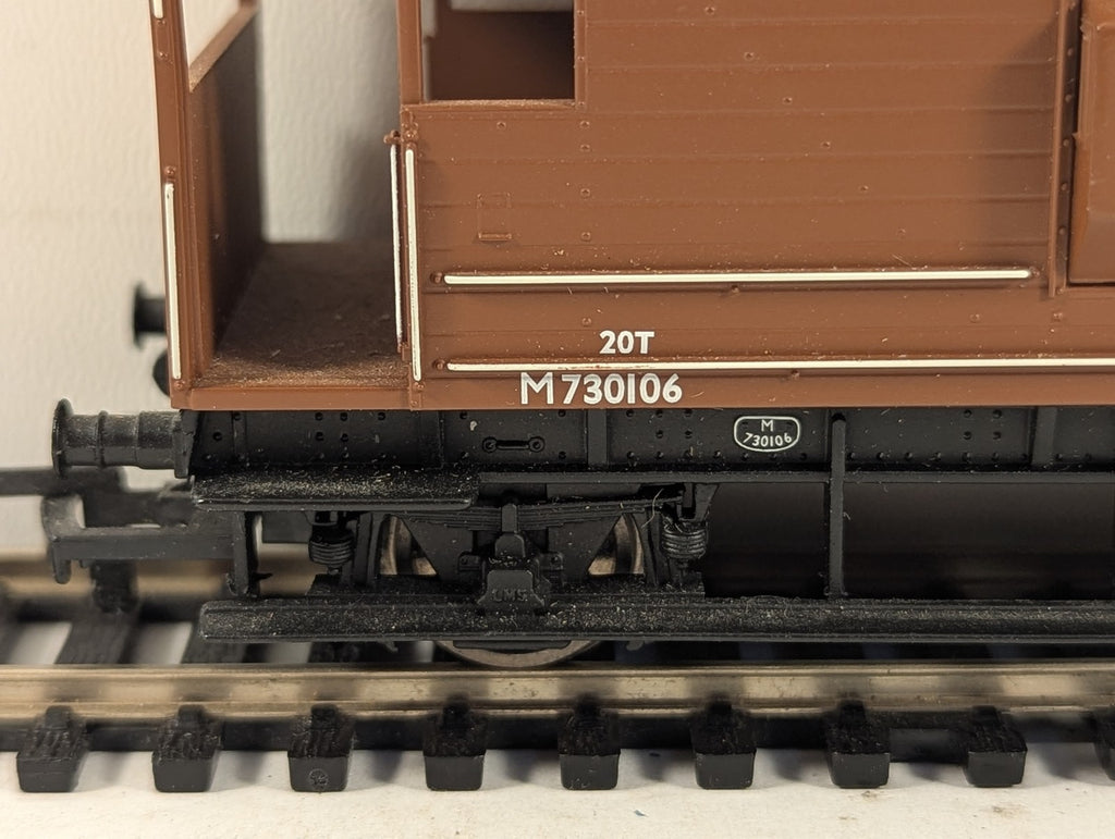 Hornby OO Gauge LMS 20 Ton Brake Van M730106 BR Bauxite R6365