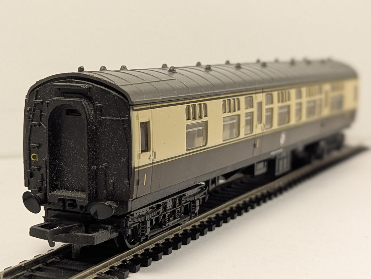 Hornby OO Gauge Collett Corridor Composite Coach Passenger Coach W15533