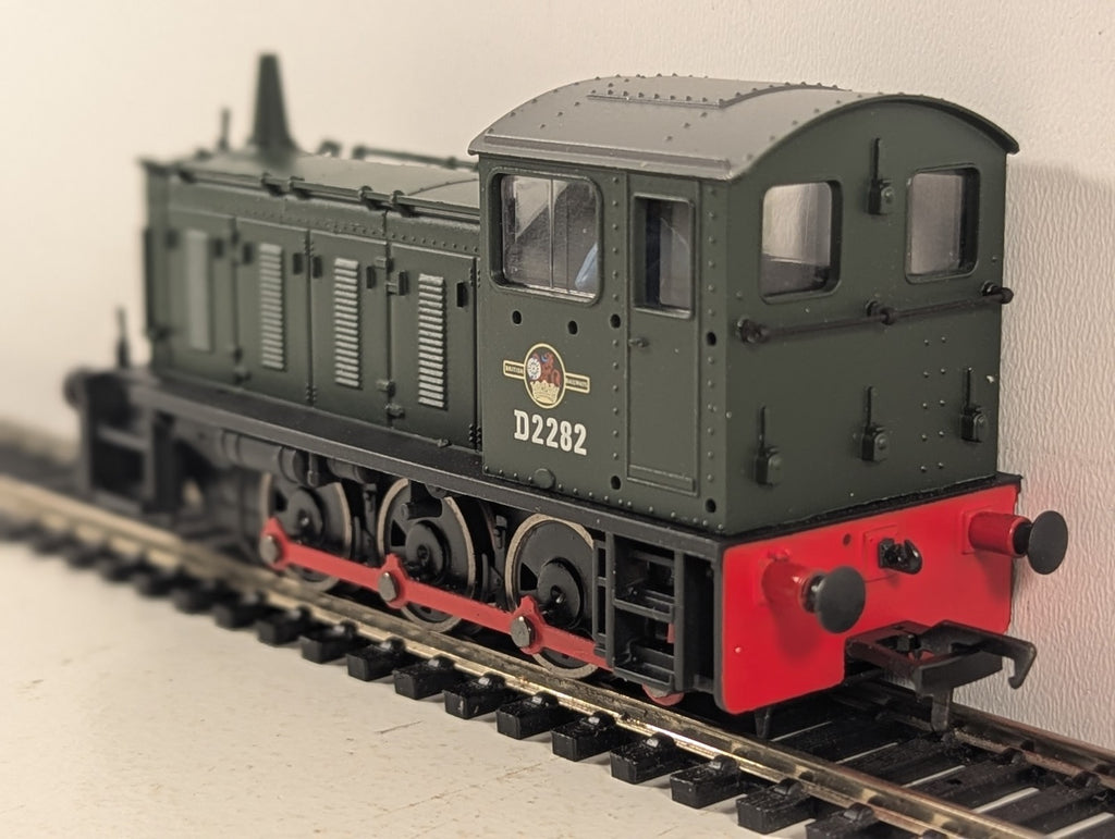 Bachmann OO Gauge Class 04 Diesel Shunter Locomotive D2282 BR Green