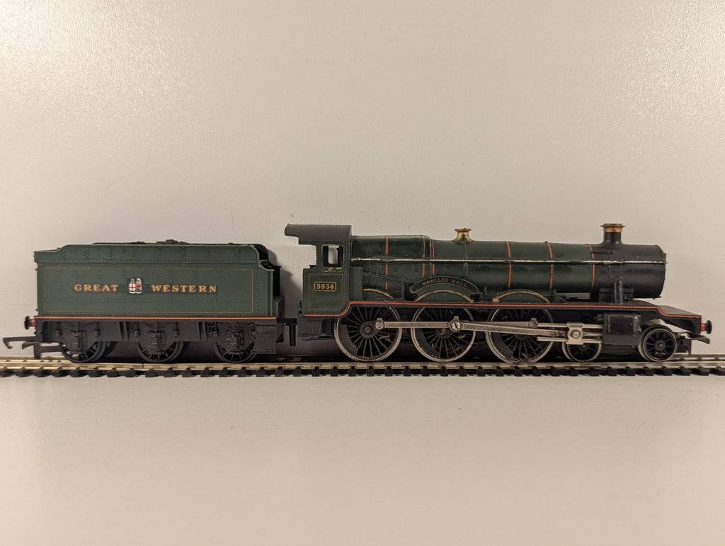 Hornby OO Gauge GWR Class 4900 Hall Class 'Kneller Hall' Locomotive