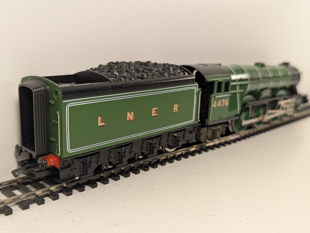 Hornby R042 LNER Class A1 4-6-2 “Royal Lancer” LNER Green