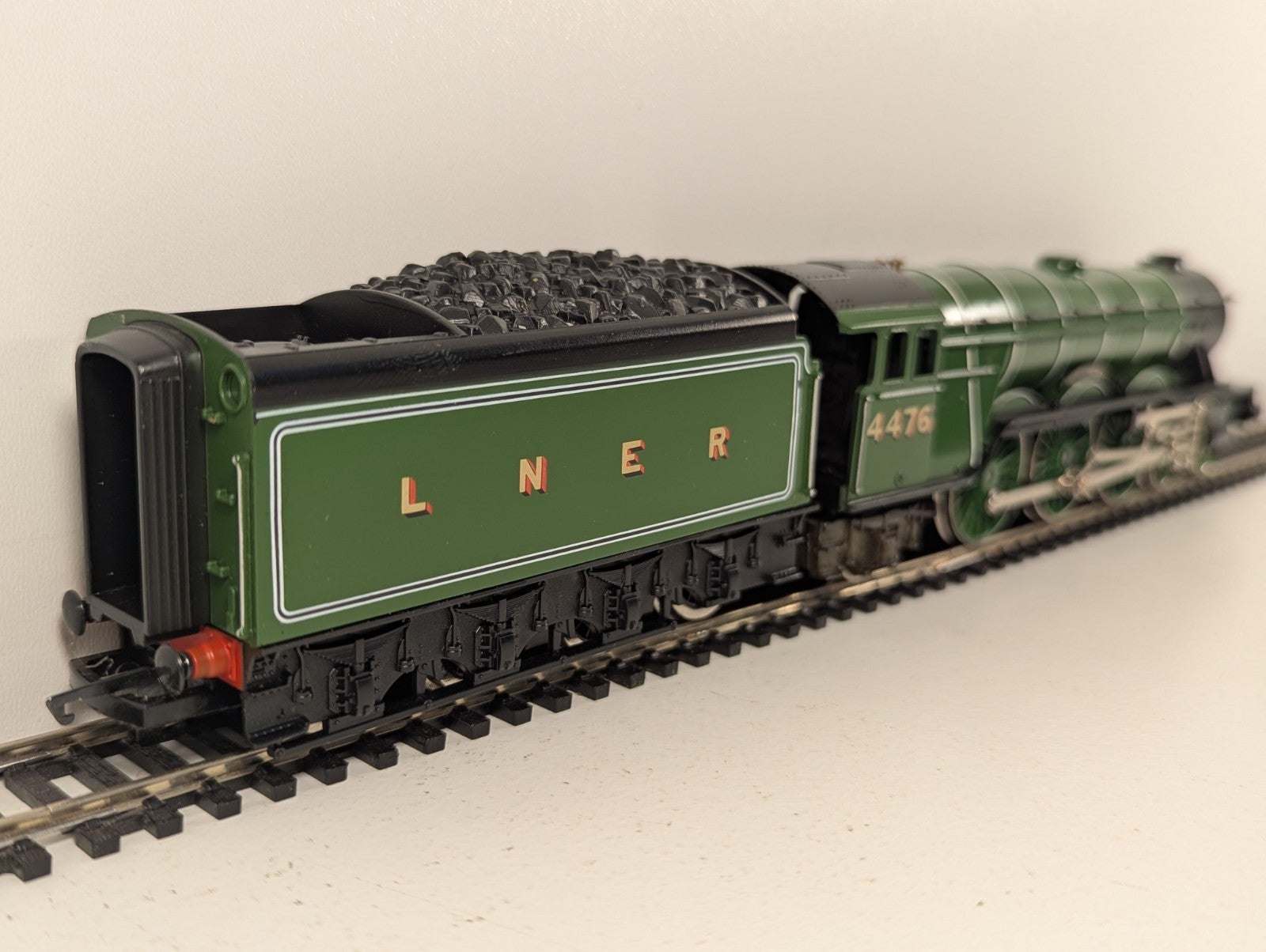 Hornby R042 LNER Class A1 4-6-2 “Royal Lancer” LNER Green