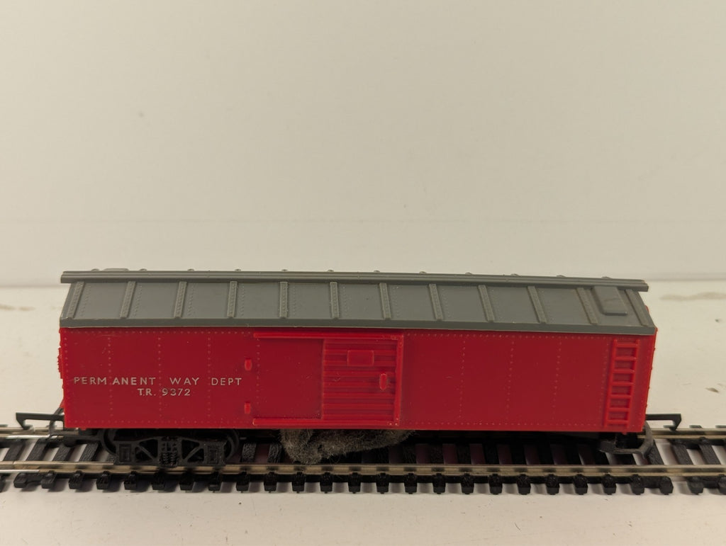 Hornby Railways R344 OO Gauge Track Cleaning Car - Boxed - Broken Bogie