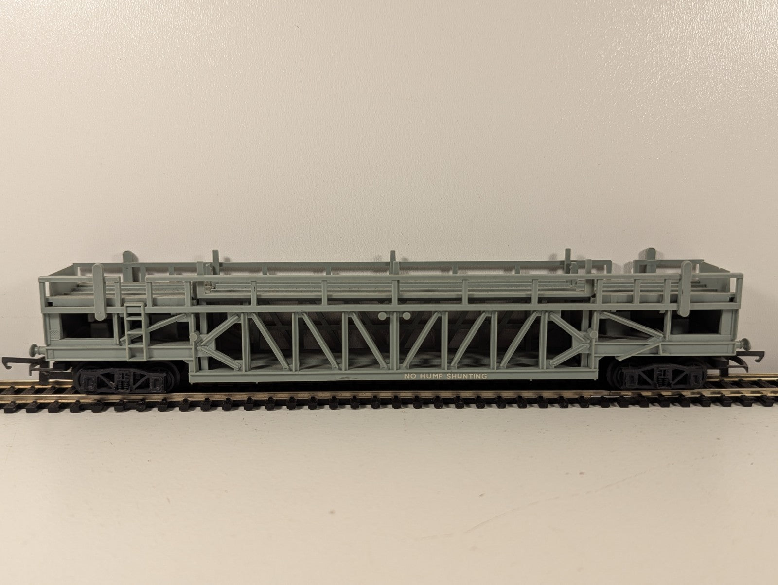 Tri-ang R342 OO Gauge Grey Tierwag Car Transporter