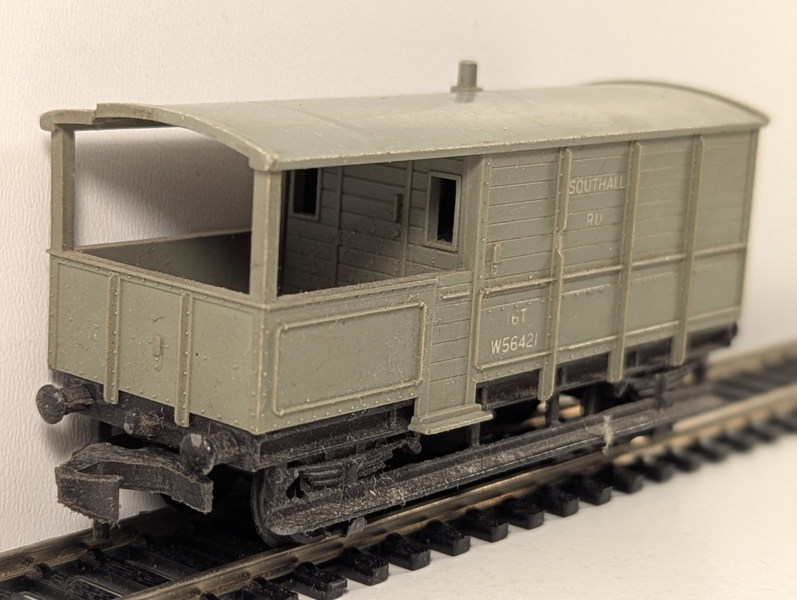 Hornby Dublo 4312 Southall RU 16 Ton Goods Brake Van OO Gauge