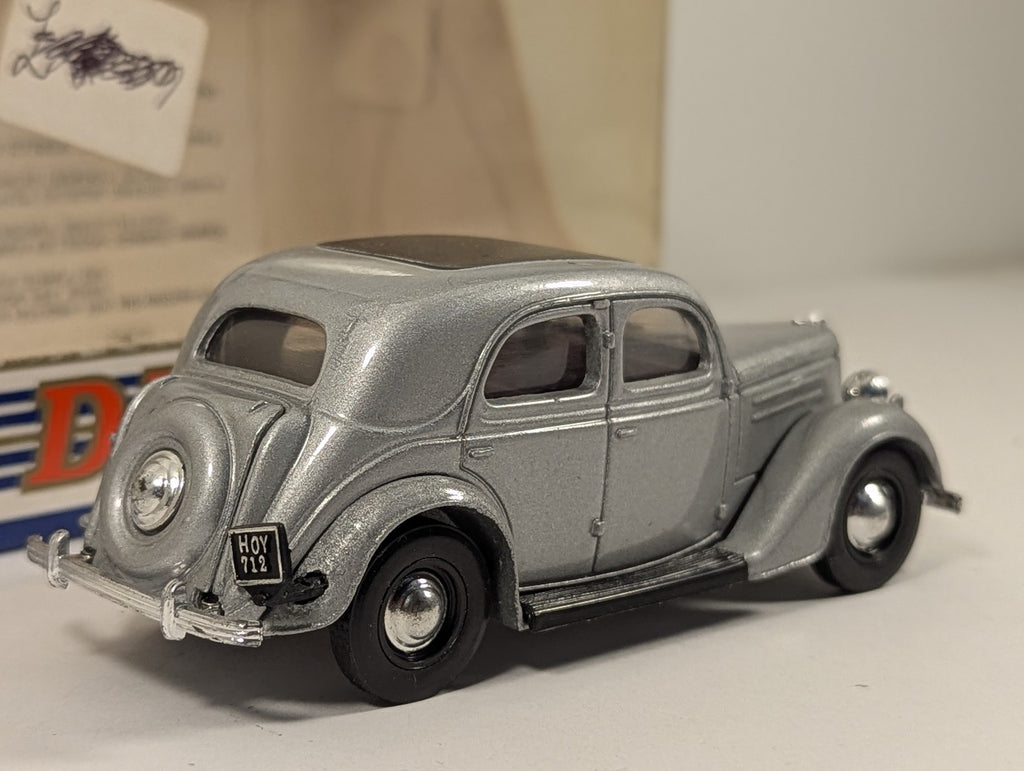 Matchbox Dinky 1:43 1950 Ford V8 Pilot Die-cast Model Car HOY 712 Silver DY5-B