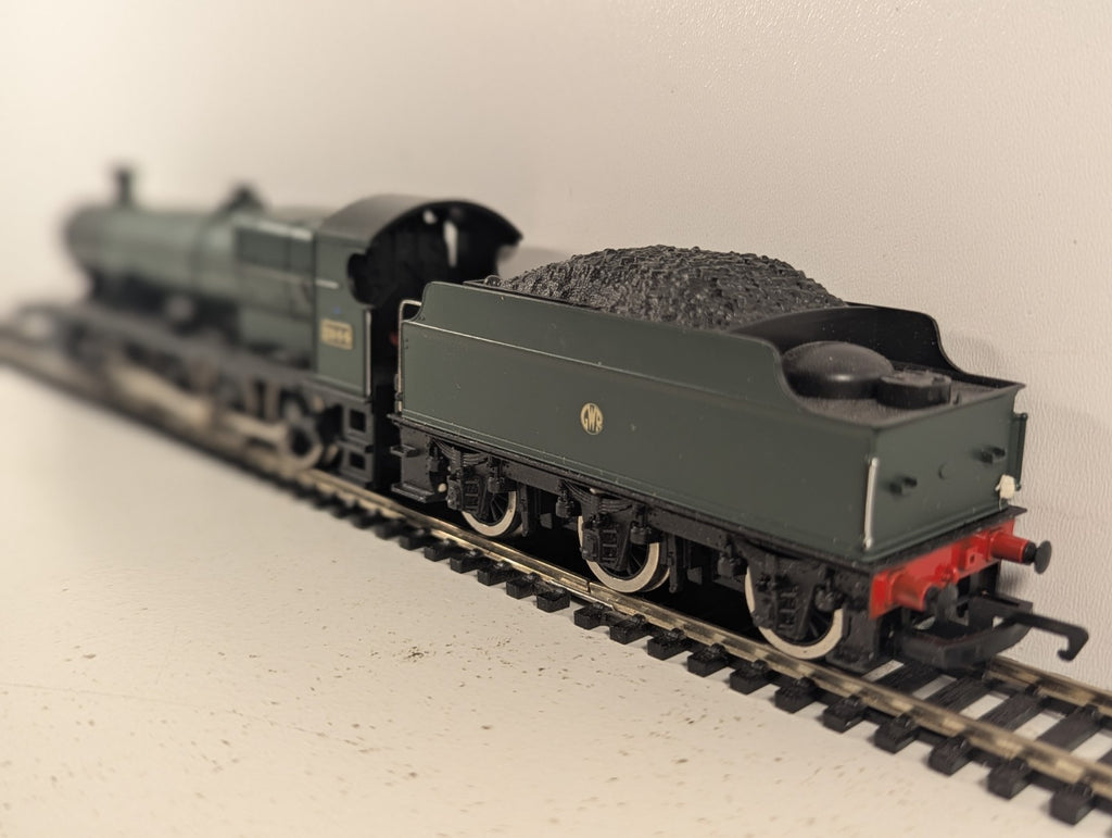 Hornby OO Gauge GWR 2800 Class 2-8-0 Steam Locomotive 2844 GWR Green