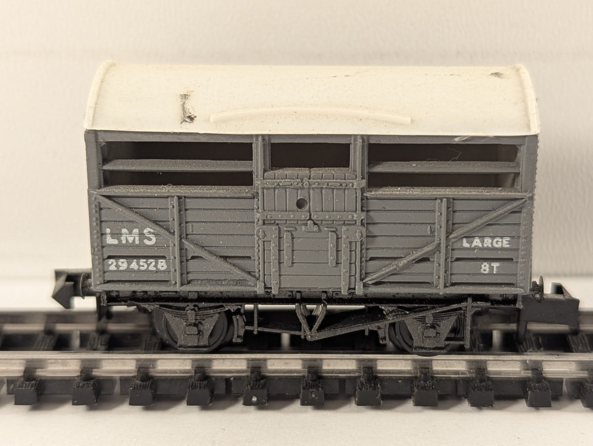 Peco N Gauge LMS Large Cattle Wagon 294528 LMS Grey