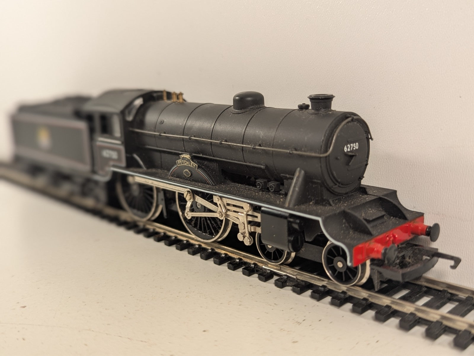 Hornby R860 OO Gauge D49/2 Hunt Class "Pytchley" Steam Locomotive
