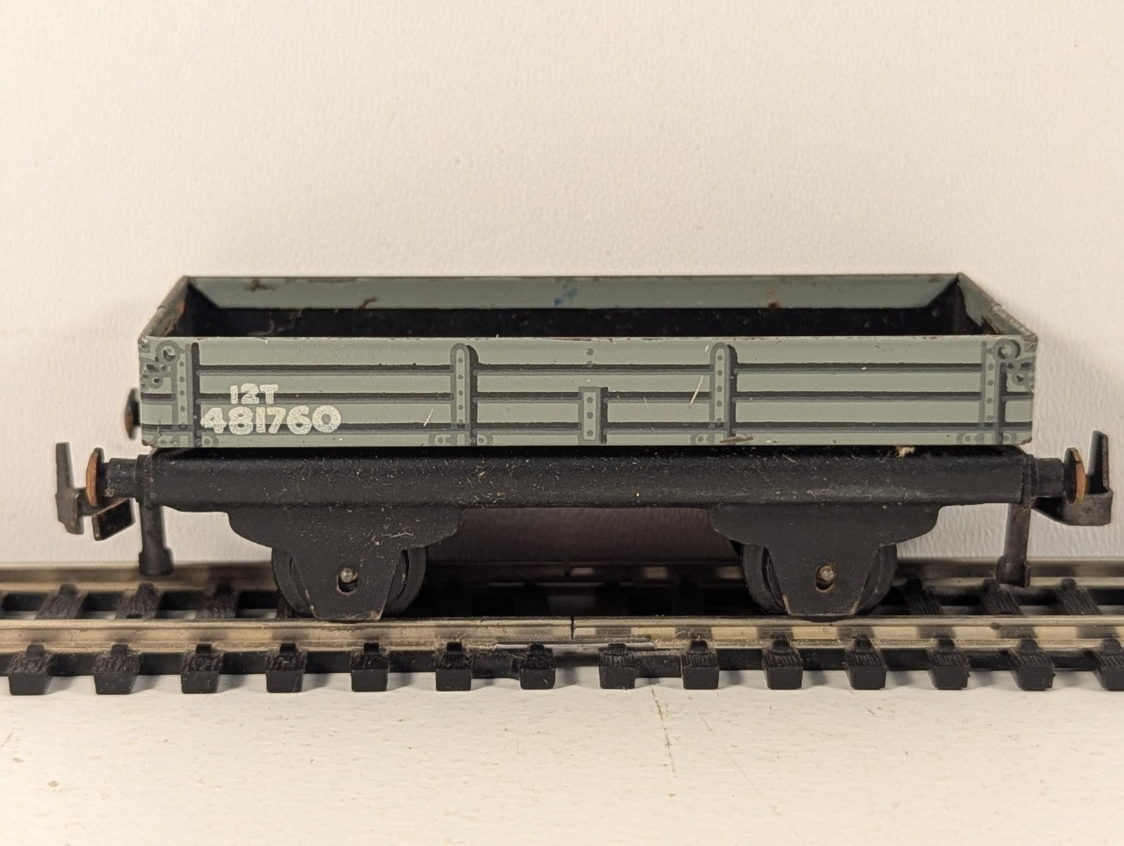 Trix Twin Railway OO Gauge 5-Plank Open Wagon 481760 Grey