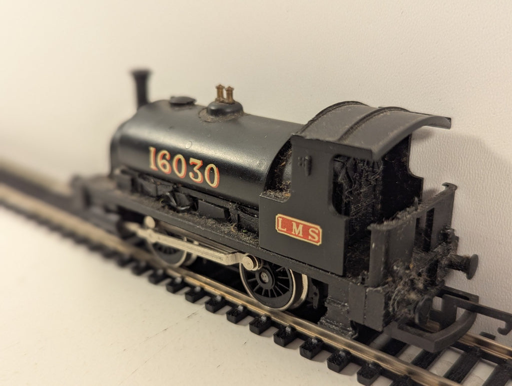 Hornby R337 LMS Class 0F ‘Pug’ 16030 0-4-0ST Tank Locomotive Needs Attention