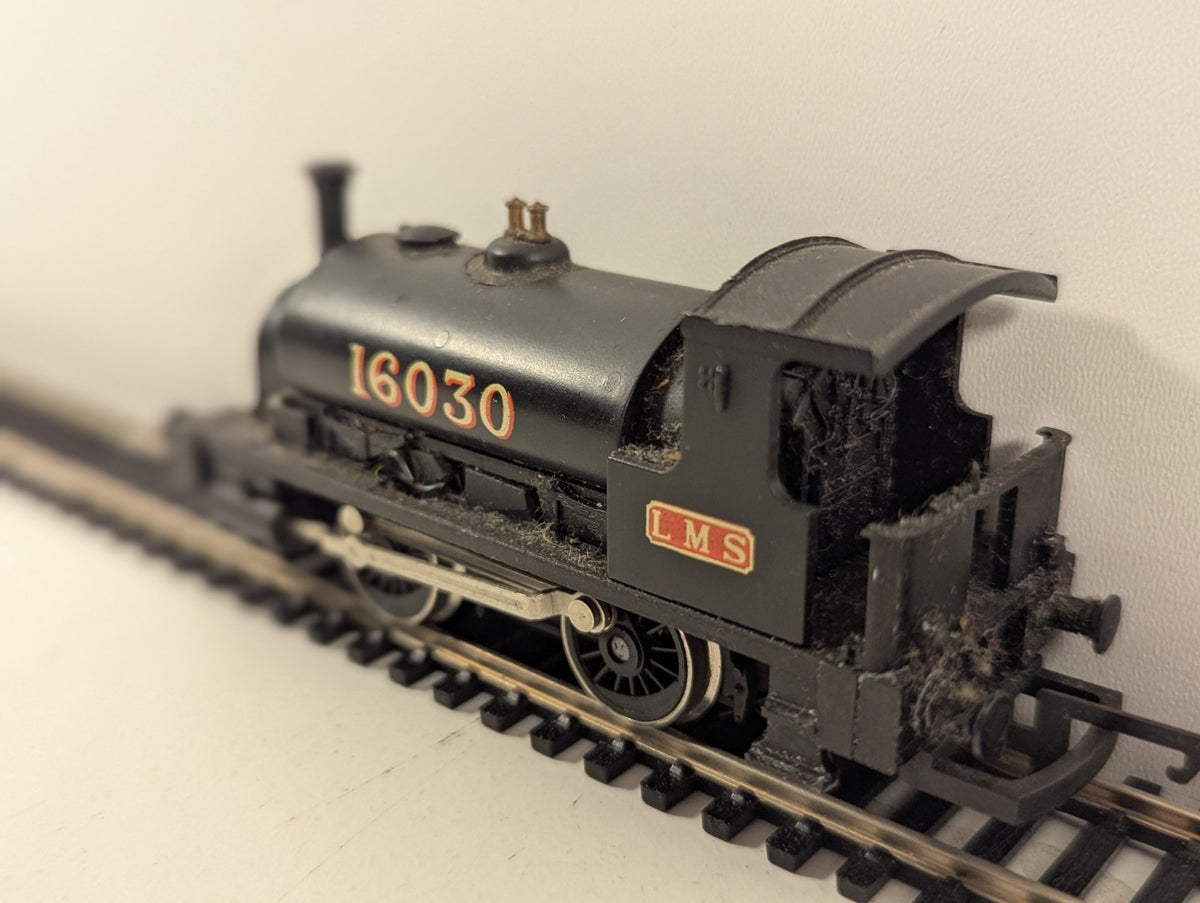 Hornby R337 LMS Class 0F ‘Pug’ 16030 0-4-0ST Tank Locomotive Needs Attention