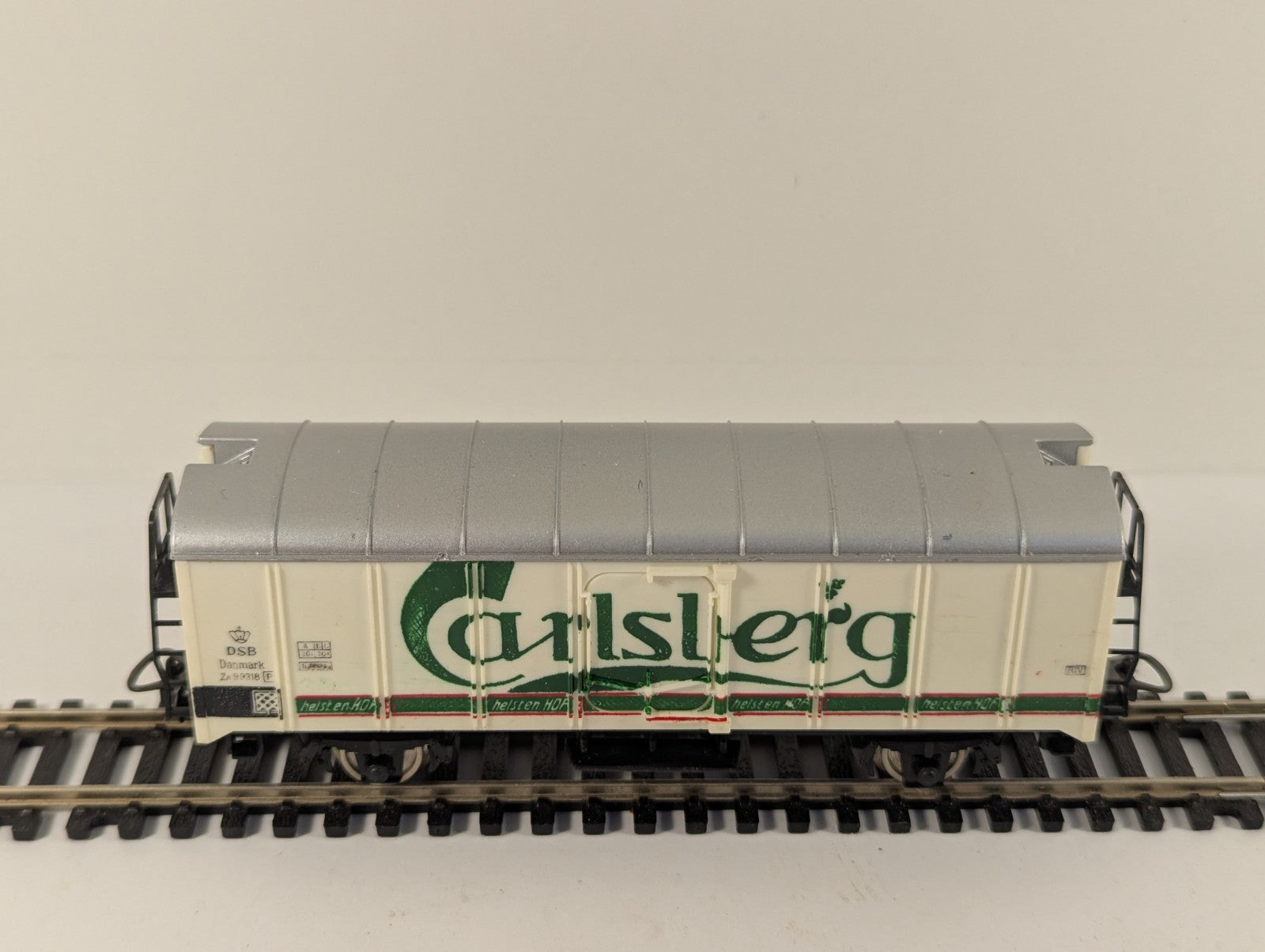 Lima HO Gauge Carlsberg Refrigerated Beer Wagon