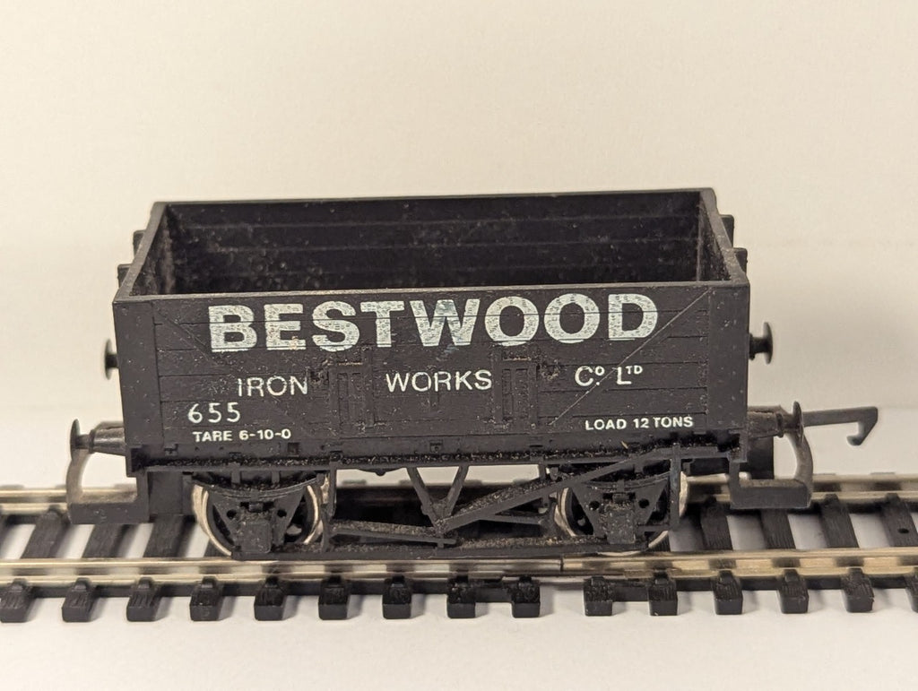 Hornby R009-020 OO Gauge Bestwood Iron Works 5 Plank Wagon weathered
