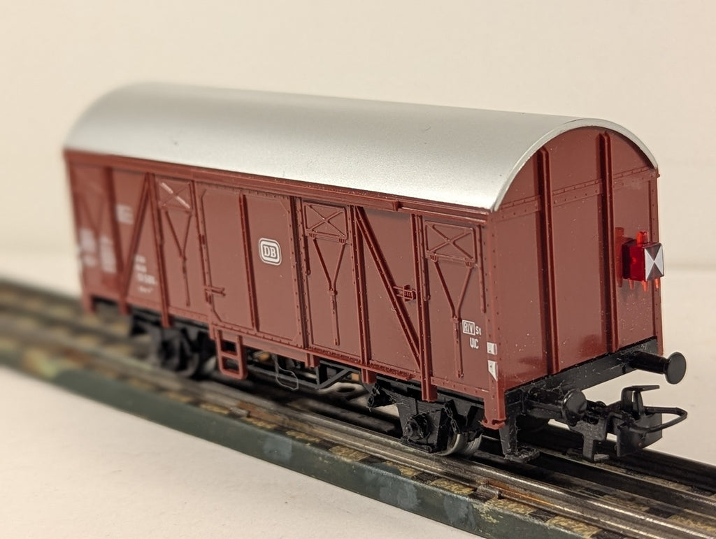 Märklin HO Gauge DB Type Grs-v 213 Box Van with Tail Light Goods Wagon