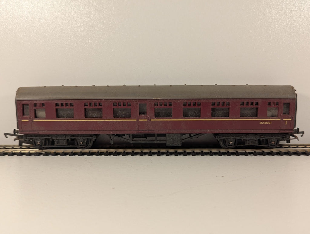 Tri-ang OO Gauge BR Mk1 Composite Coach