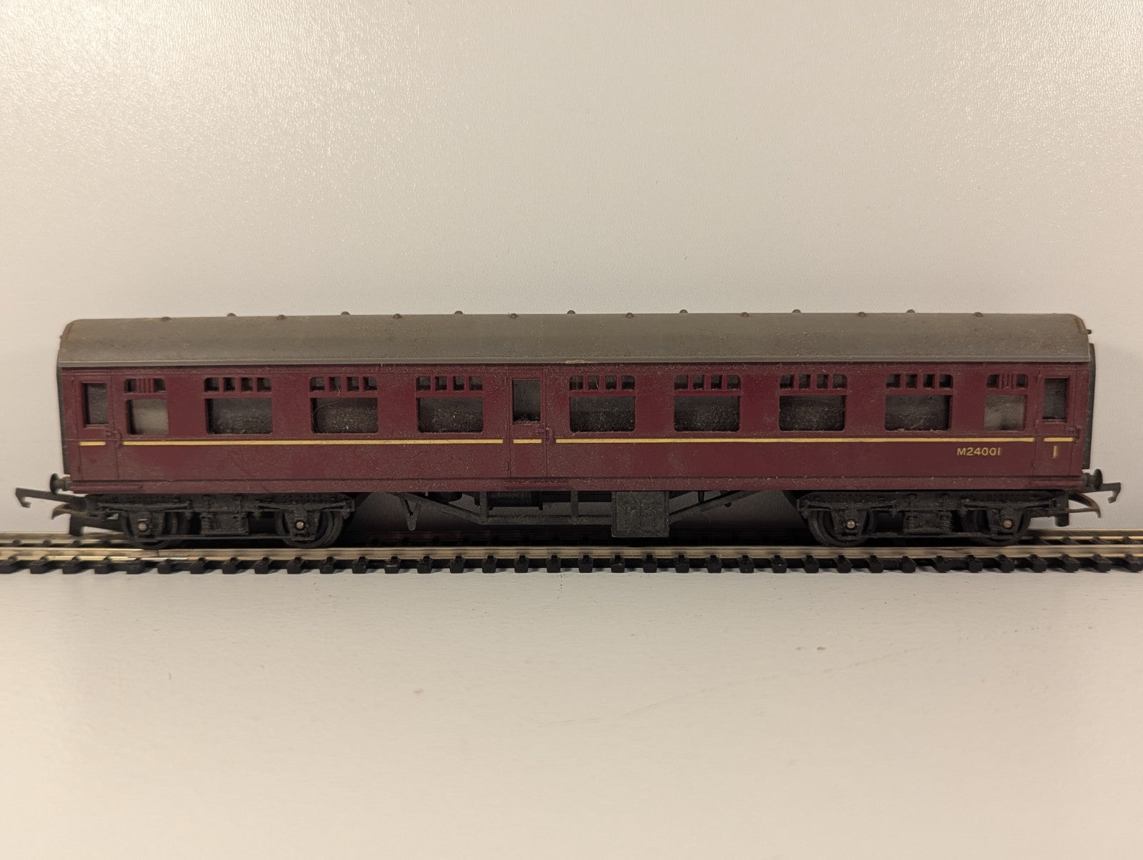 Tri-ang OO Gauge BR Mk1 Composite Coach