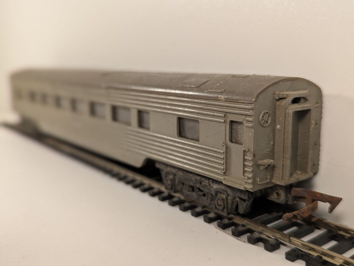 Tri-ang OO Gauge Transcontinental Passenger Coach C72 Silver R.24