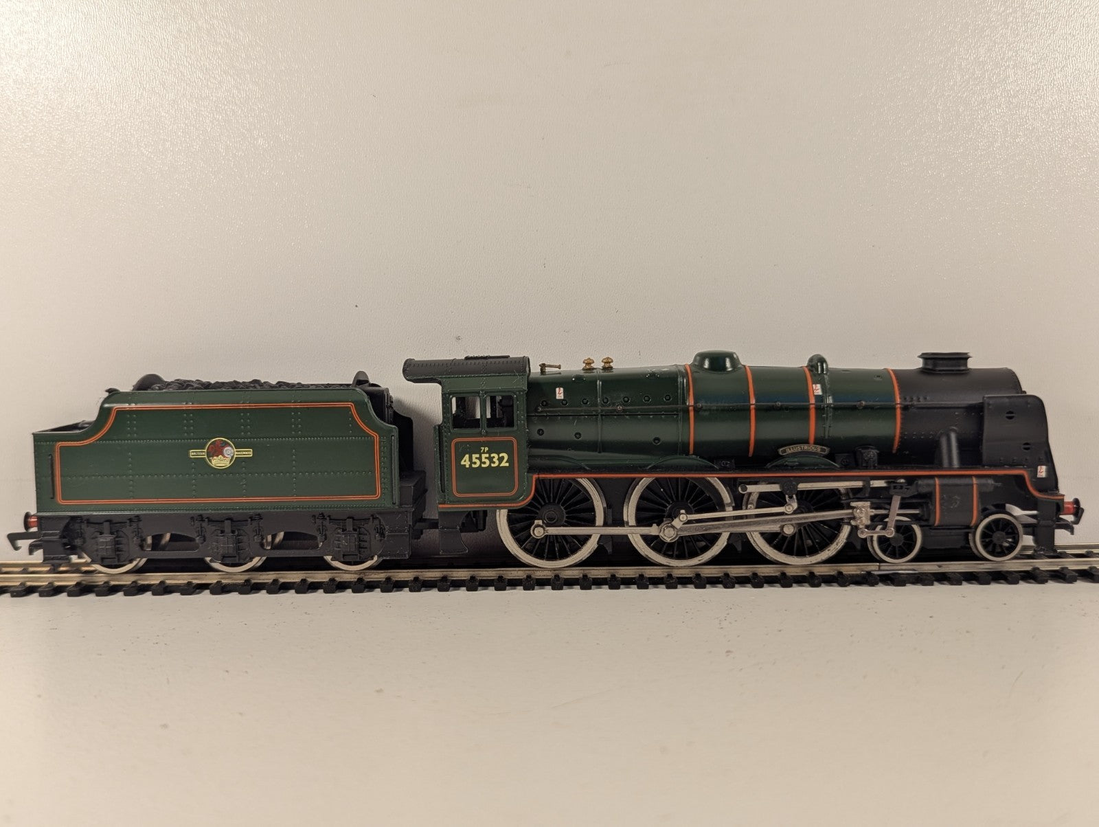 Mainline Rebuilt Patriot Class 7P "Illustrious" Steam Locomotive OOGauge - Boxed