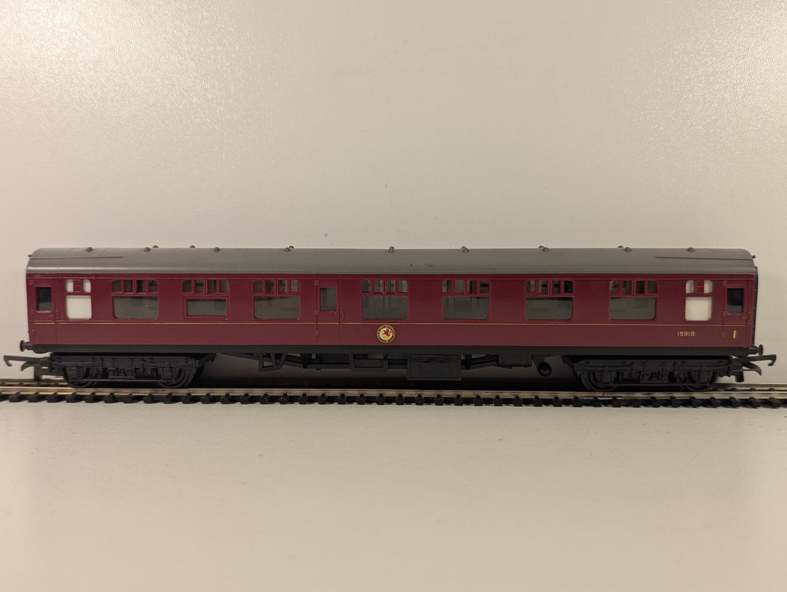 Tri-ang Railways R.422 OO Gauge First/Second Composite Coach - Boxed