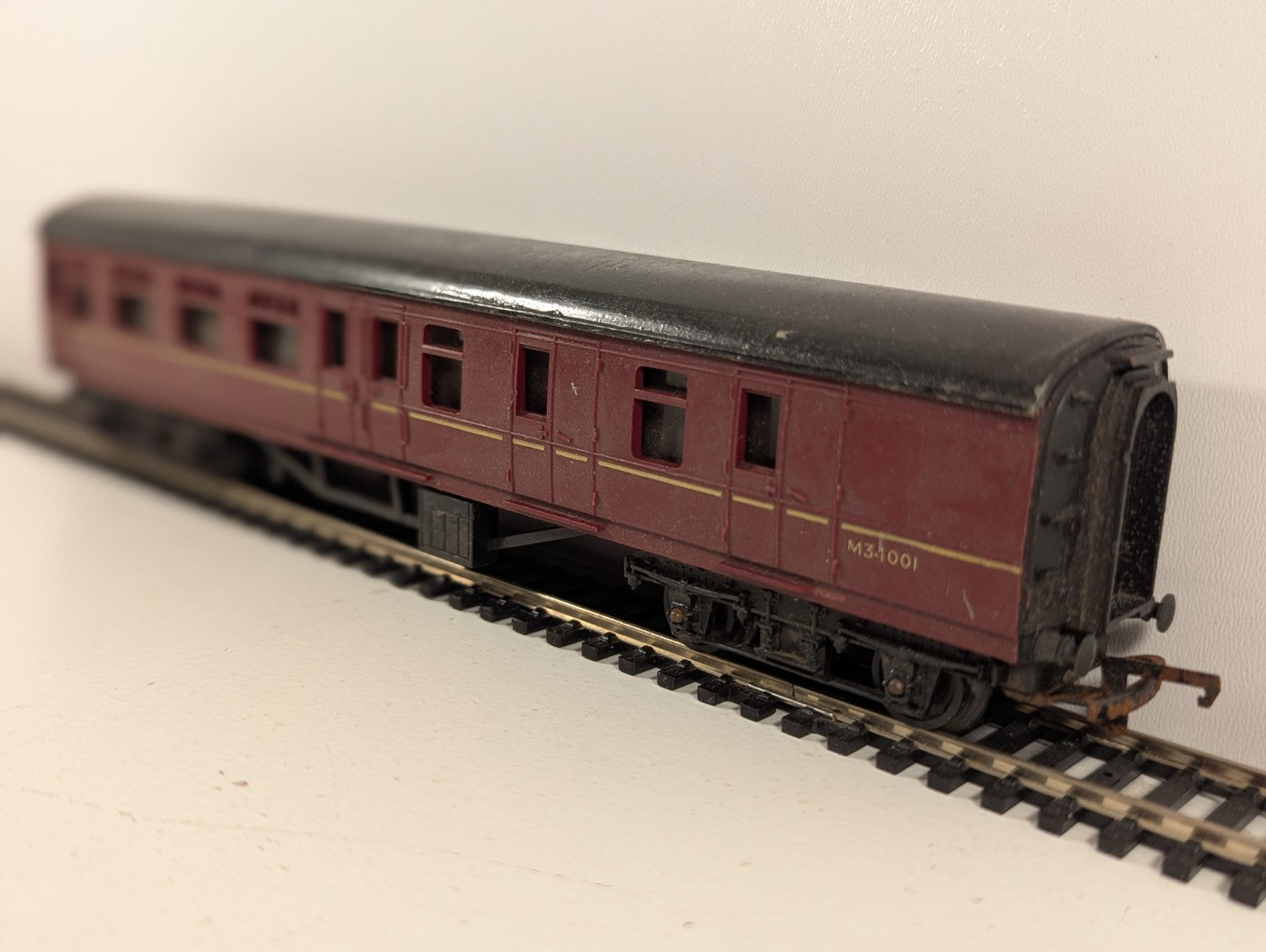 Tri-ang OO Gauge BR Maroon  Coach