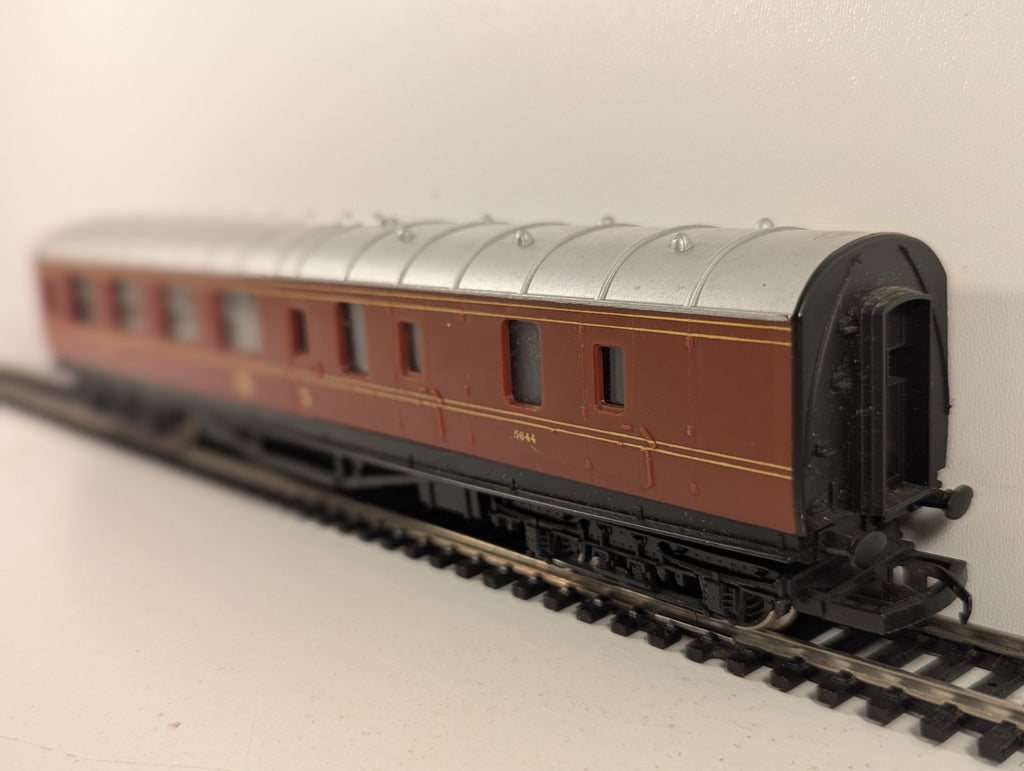 Hornby OO Gauge LMS Brake Third Coach