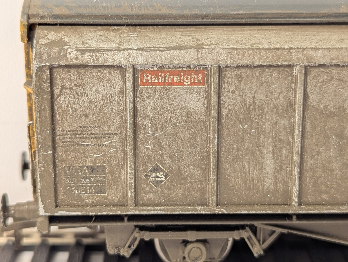 Bachmann OO Gauge VGA Sliding Wall Van Goods Wagon 210614