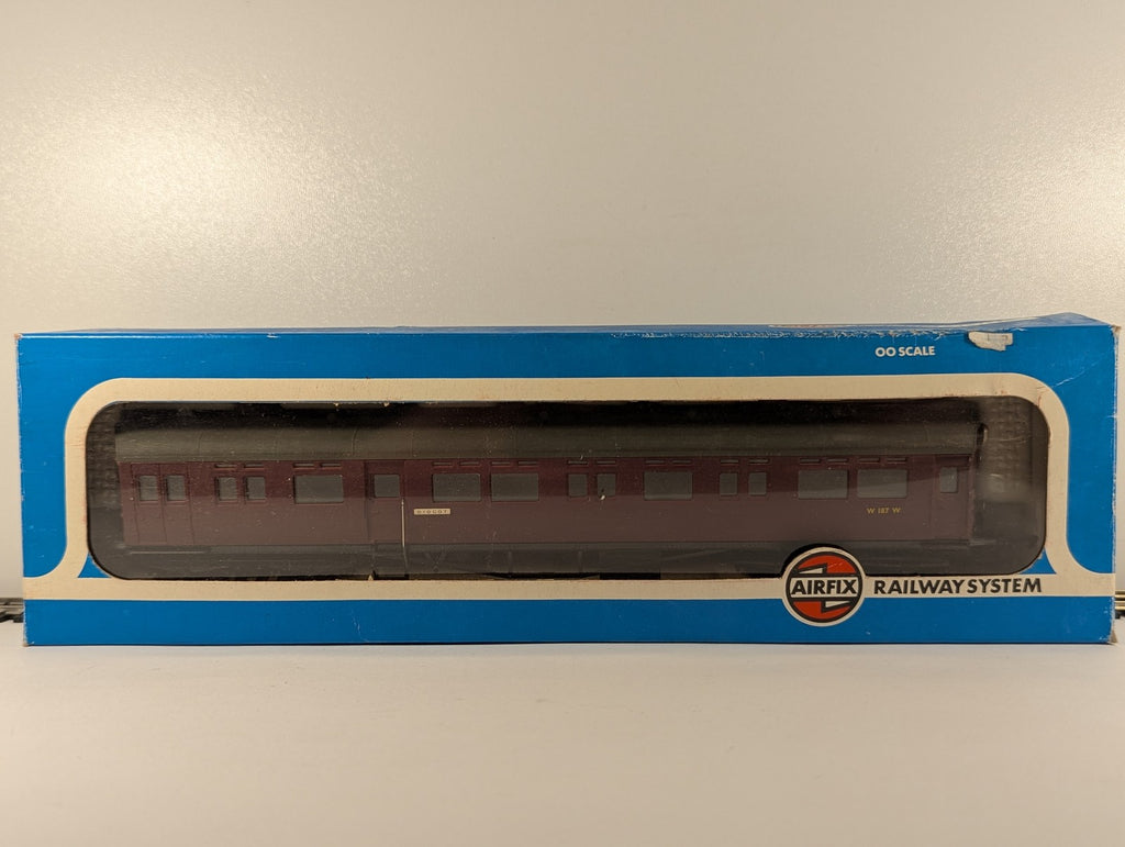 Airfix OO Gauge Collett Auto-Coach Passenger Coach W187W BR Maroon 54256-8