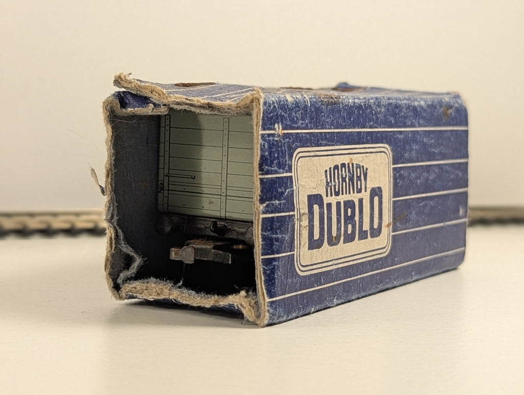 Hornby Dublo 32055 OO Gauge 7 Plank Open Wagon with coal load - damaged box