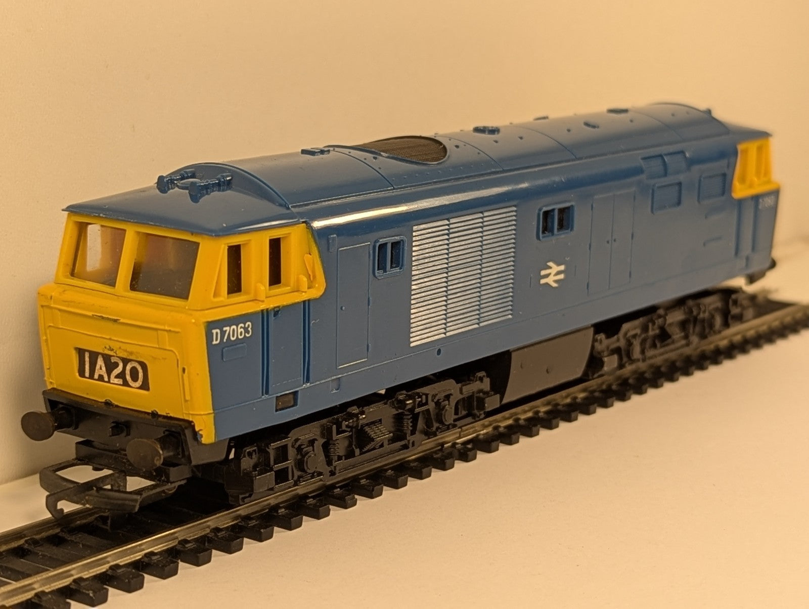 Tri-ang Hornby R758 OO Gauge Hymek Diesel BR Blue - Boxed