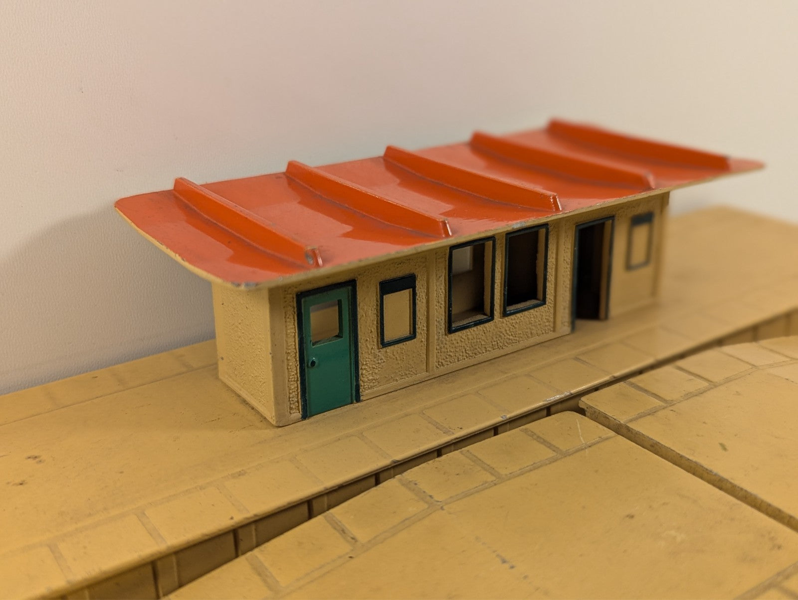 Hornby Dublo D1 Island Platform OO Gauge