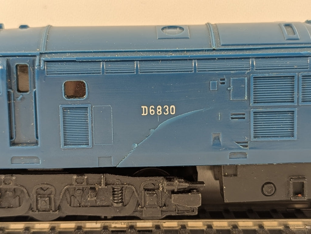 Tri-ang OO Gauge Class 37 Diesel Locomotive D6830 BR Blue R751