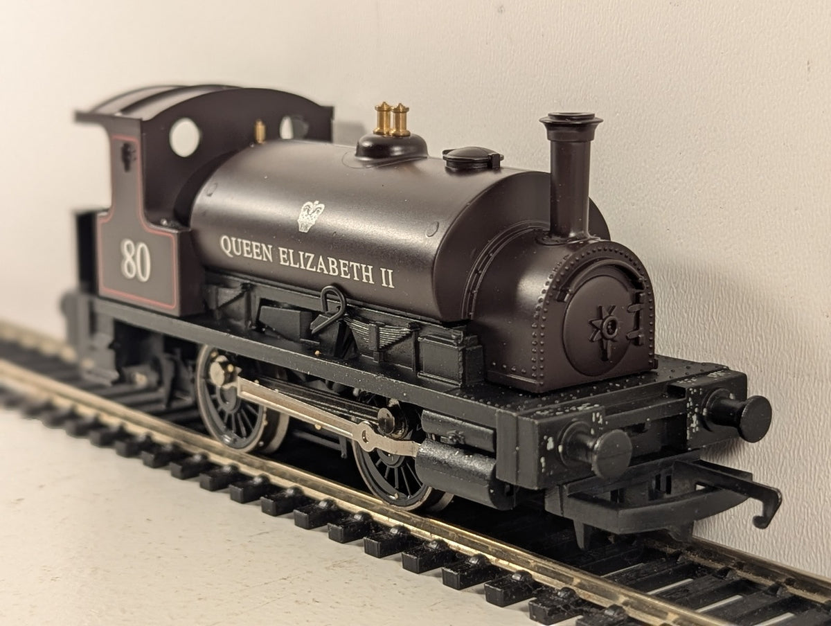 Hornby OO Gauge Class 0F 0-4-0ST Queen Elizabeth II Steam Locomotive 80 Brown