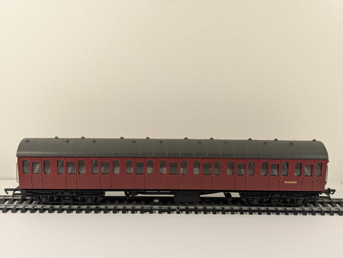 Bachmann Branchline OO Gauge BR Mk1 57ft Suburban Composite Coach