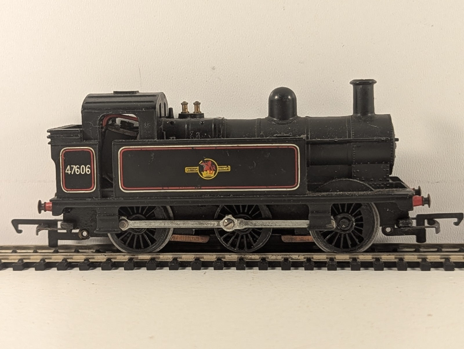 Tri-ang OO Gauge Class 3F Jinty Tank Locomotive Steam Locomotive 47606 BR Black