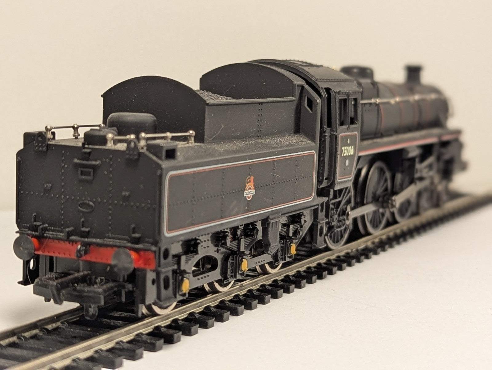 Mainline 37-052 OO Gauge BR Standard Class 4MT 4-6-0 Steam Locomotive