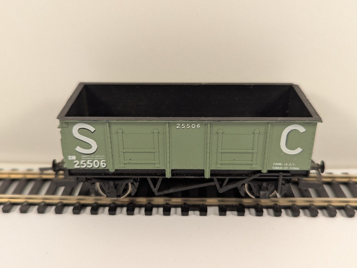 Hornby R730 OO gauge 21T steel mineral wagon Stephenson & Clarke pale green