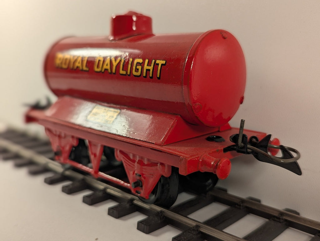 Hornby O Gauge Royal Daylight Petrol Tank Wagon Royal Daylight Red