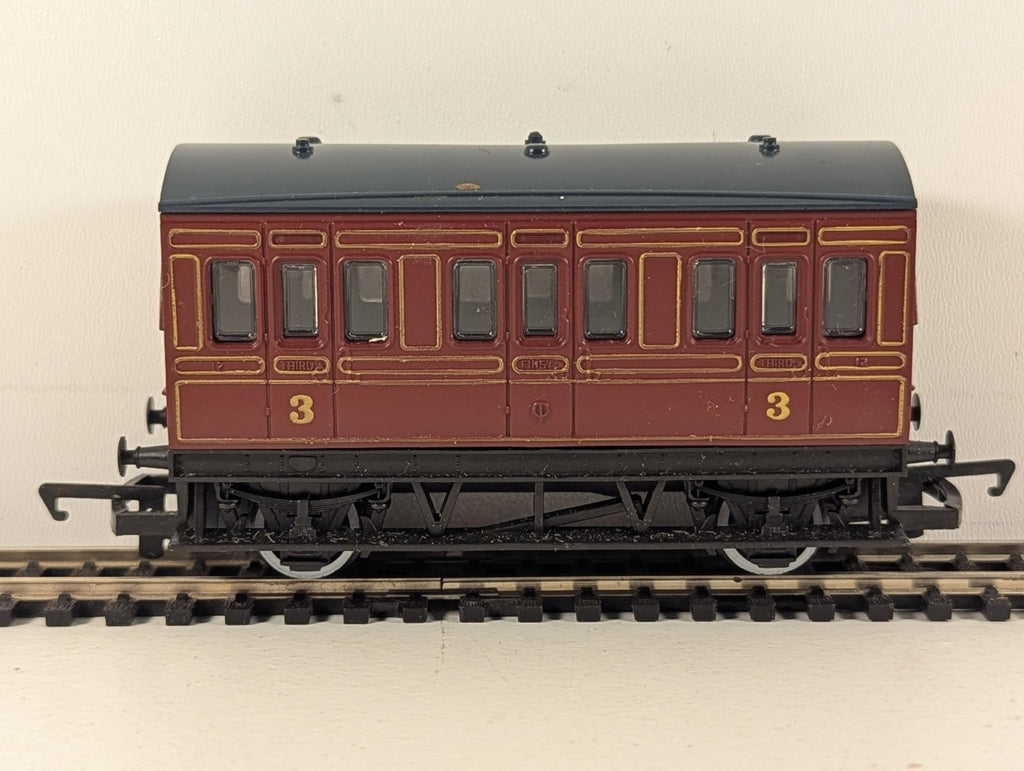 Hornby OO Gauge LMS 4-Wheel Coach Passenger Coach LMS Maroon R112