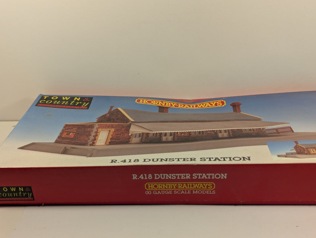 Hornby R418 Dunster Station Construction Kit