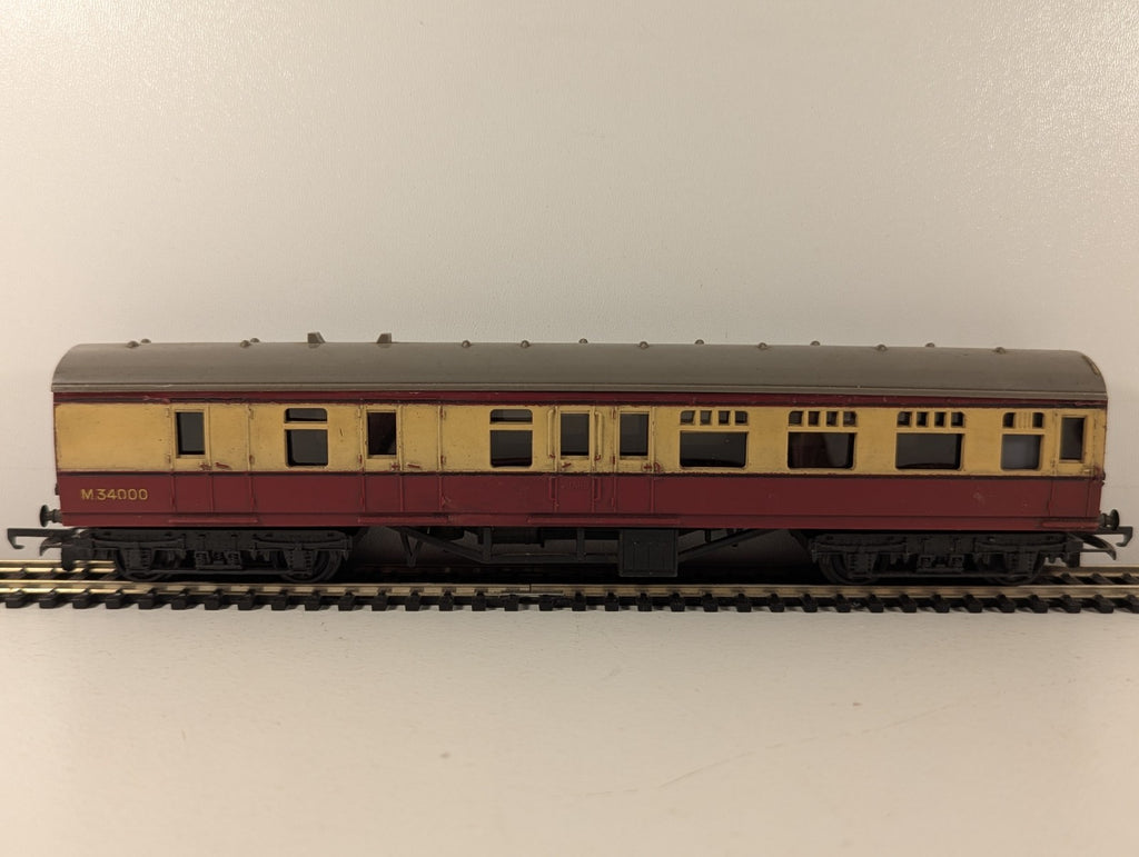 Tri-ang R28 OO Gauge BR Brake Coach Crimson & Cream