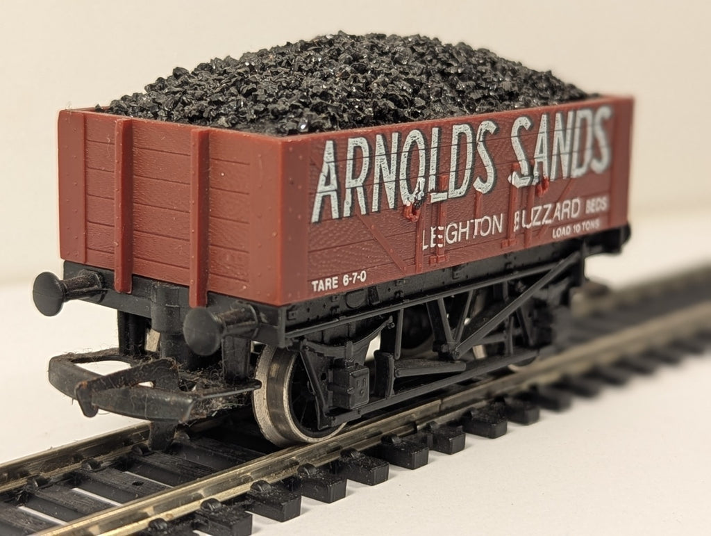 Hornby OO Gauge 5-Plank Wagon 'Arnolds Sands' Goods Wagon R6074