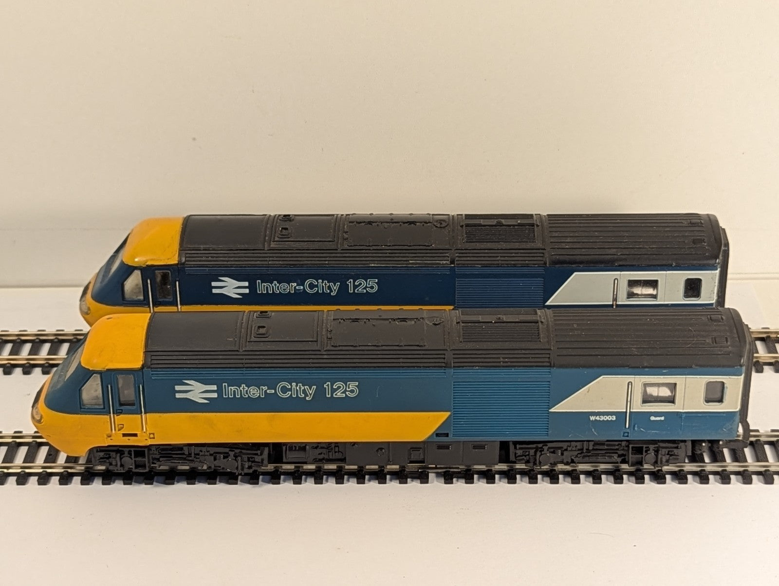 Hornby OO Gauge BR Blue Grey Class 43 HST Intercity 125 2 Car Set