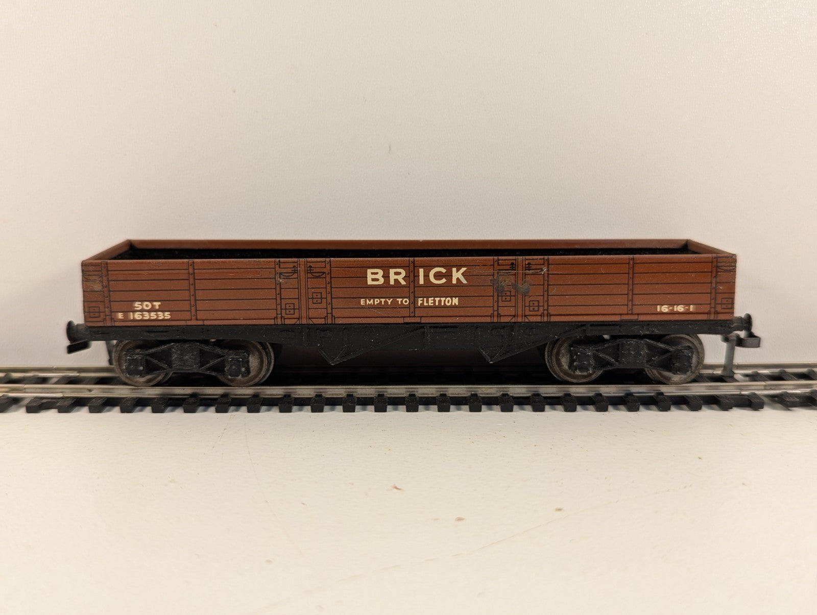 Hornby Dublo 32050 OO Gauge High Capacity Bogie Brick Wagon - Boxed