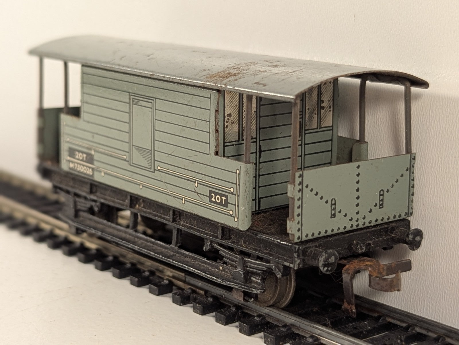 Hornby Dublo 32045 OO Gauge BR 20 Ton Brake Van